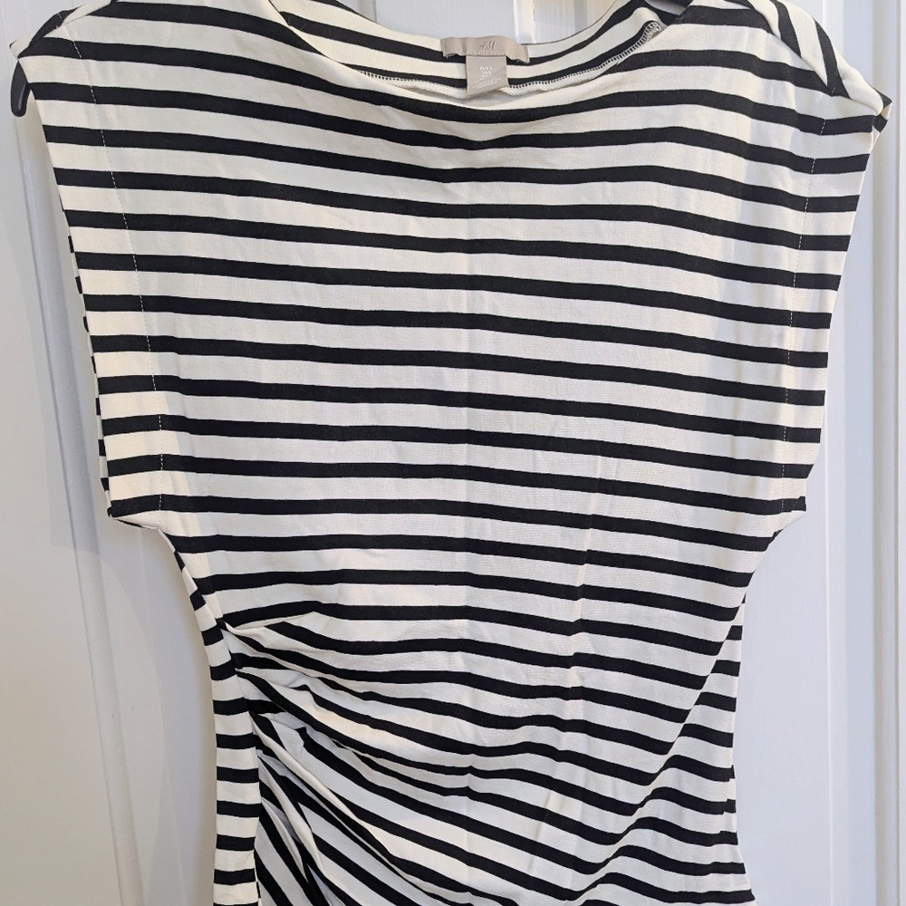 H&M Striped Black and White Top